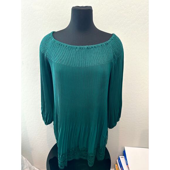 ALEX MARIE | Emerald Green Silky Pleated Smocked Neck Dressy Lace Blouse | Large - Picture 2 of 7